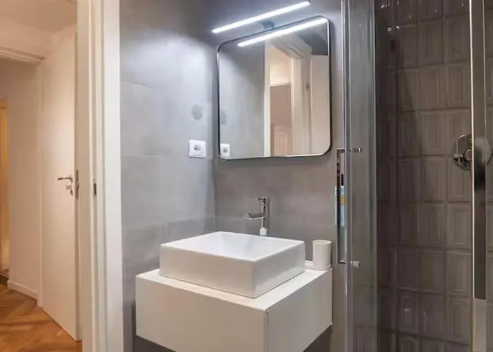 3bedroom Near Piazza Navona Vatican Ac Wifi